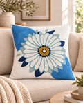 Cojín Decorativo Bordado Modelo Margarita – Diseño Floral en Relieve